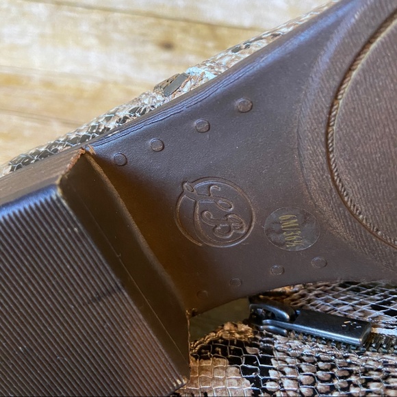 Lucky Brand Basel Snake Print Ankle Bootie Size 6 - Picture 11 of 11